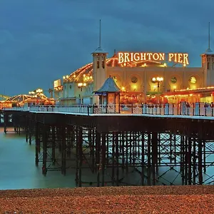 fidelity-stays-ocean-themed-luxury-apartment.brighton-hotels-england.com/
